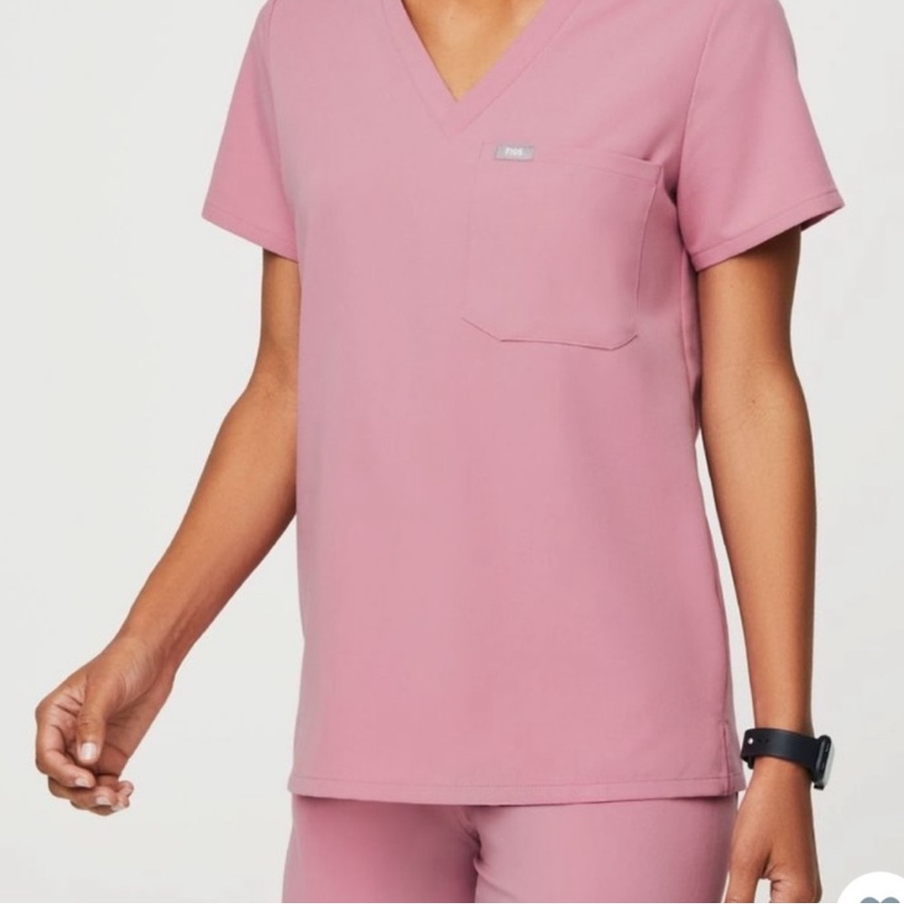 XS Figs Chalk Pink Scrub Top